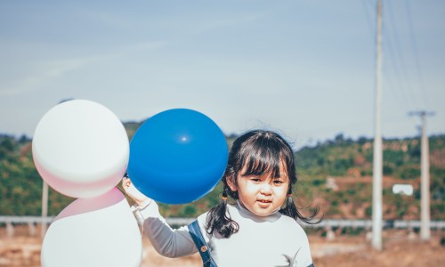 【小孩脸上老是长痣是怎么回事】小孩脸上长白斑是怎么回事 - 小孩脸上长痣了 怎么回事网