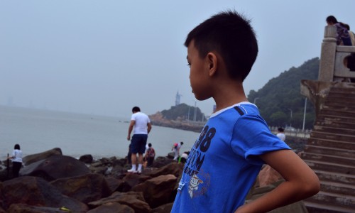 【小孩脸上老是长痣是怎么回事】小孩脸上长白斑是怎么回事 - 小孩脸上长痣了 怎么回事网